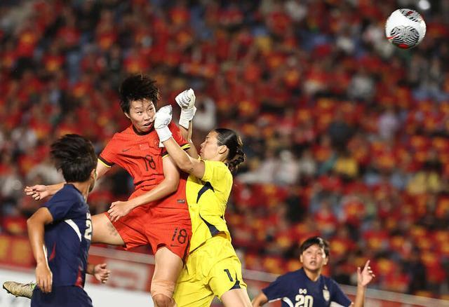 国际足球盛宴：中国女足表现不俗摘得国际女足赛冠军